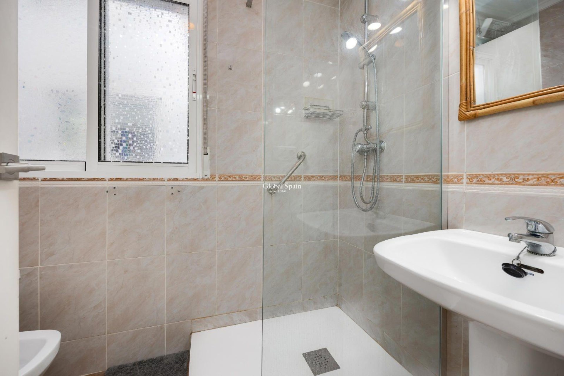 Revente - APPARTEMENT -
TORREVIEJA - Center