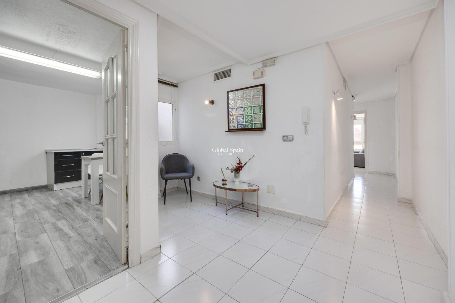 Revente - APPARTEMENT -
TORREVIEJA - Center