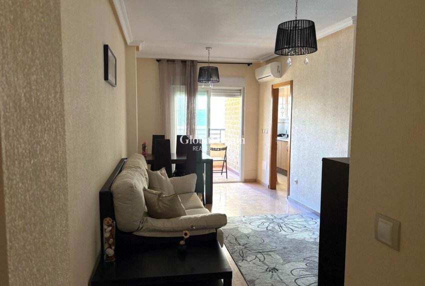 Revente - APPARTEMENT -
TORREVIEJA - Center