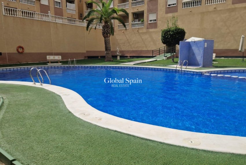 Revente - APPARTEMENT -
TORREVIEJA - Center