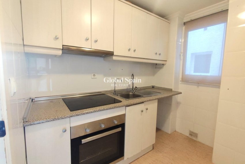 Revente - APPARTEMENT -
TORREVIEJA - Center