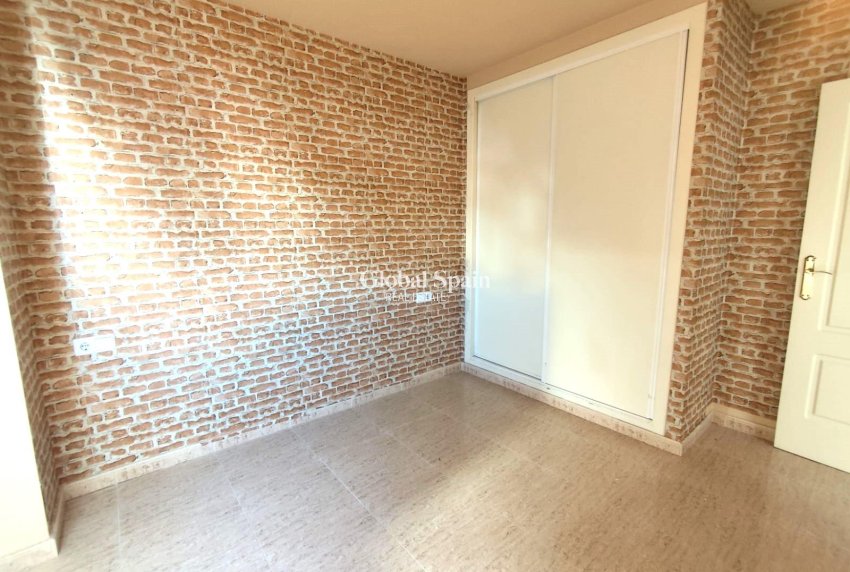 Revente - APPARTEMENT -
TORREVIEJA - Center