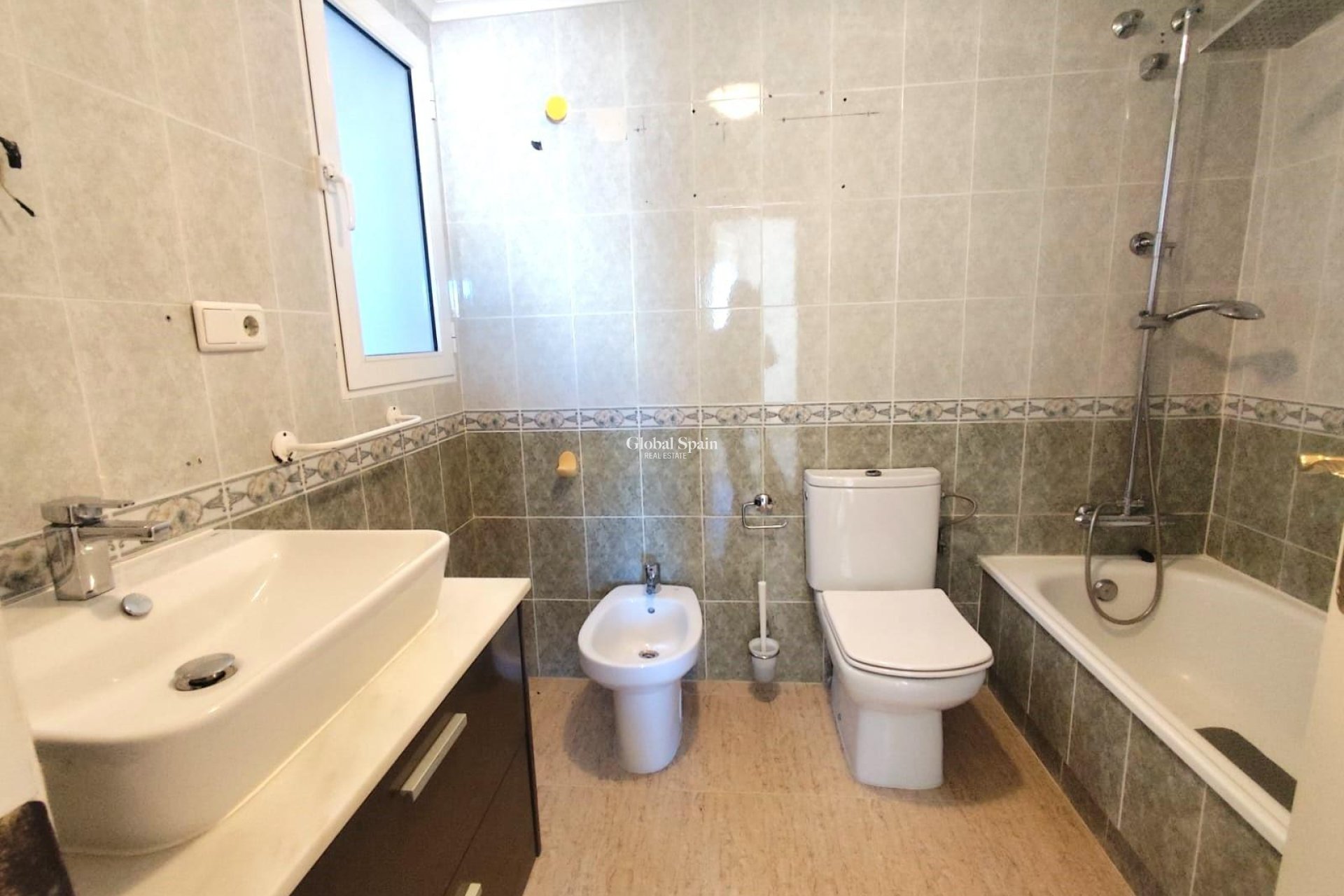Revente - APPARTEMENT -
TORREVIEJA - Center