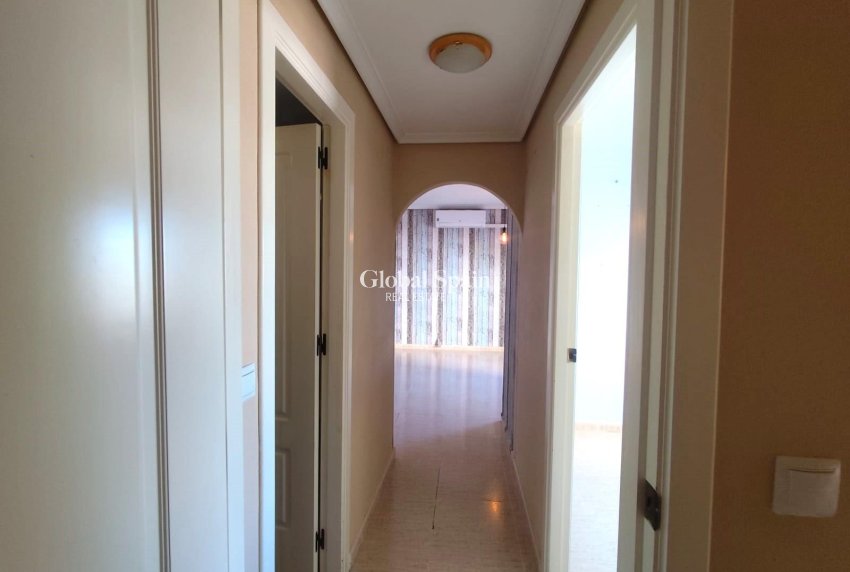 Revente - APPARTEMENT -
TORREVIEJA - Center