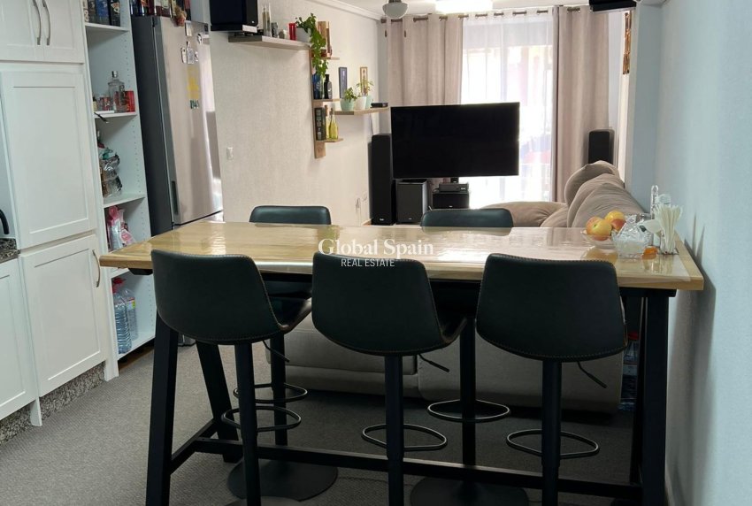 Revente - APPARTEMENT -
TORREVIEJA - Center
