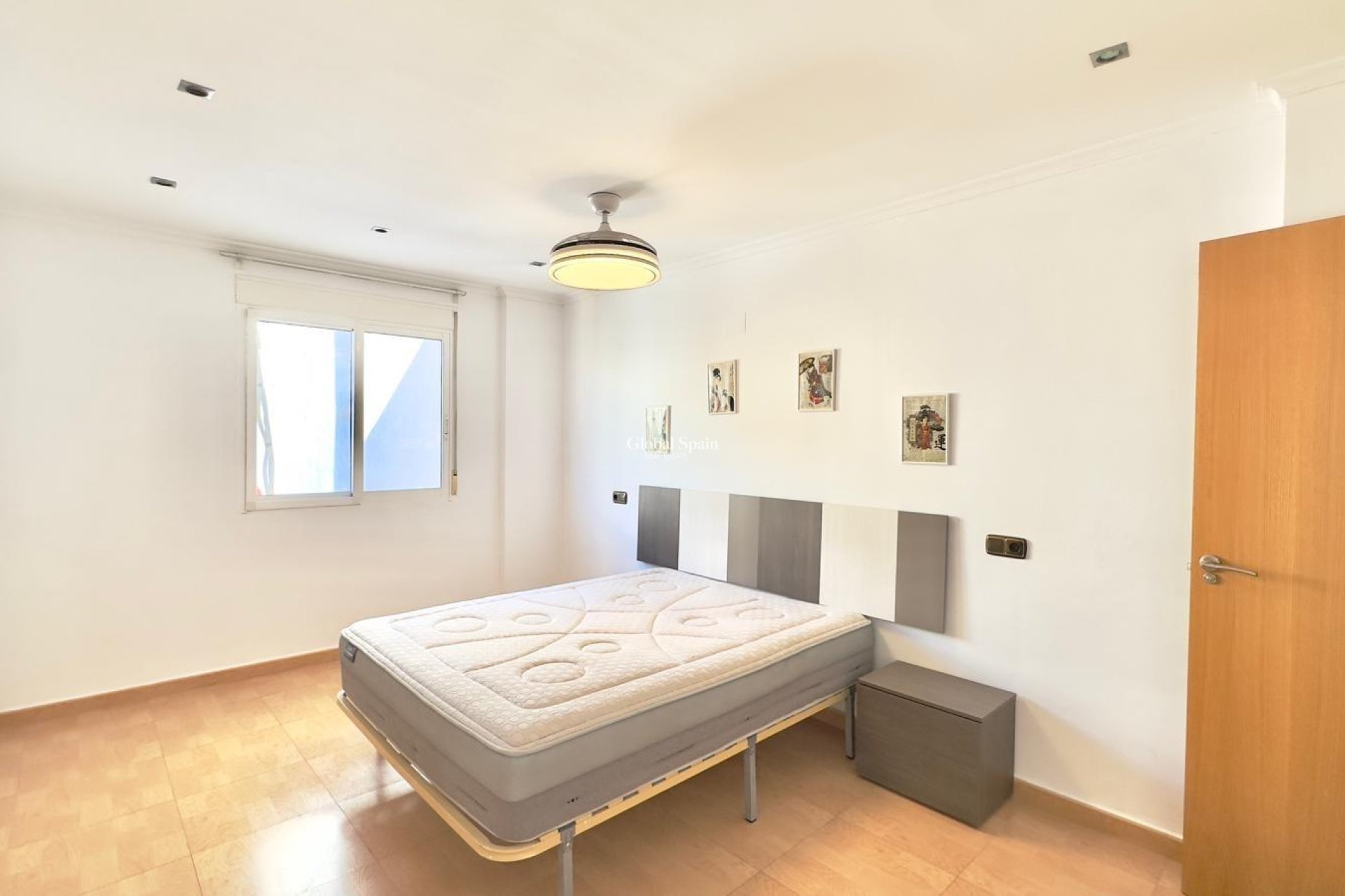 Revente - APPARTEMENT -
TORREVIEJA - Center