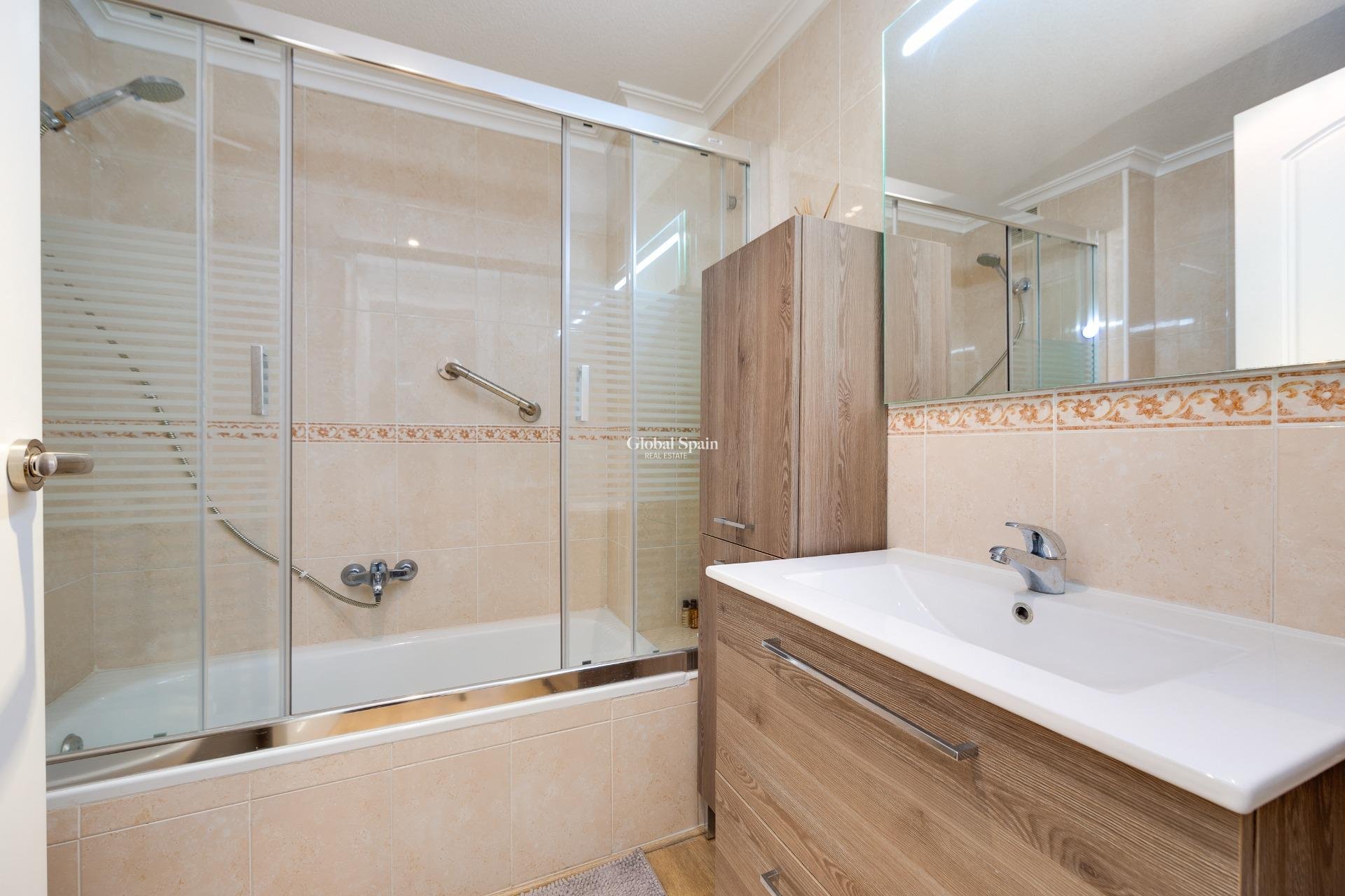 Revente - APPARTEMENT -
TORREVIEJA - Center
