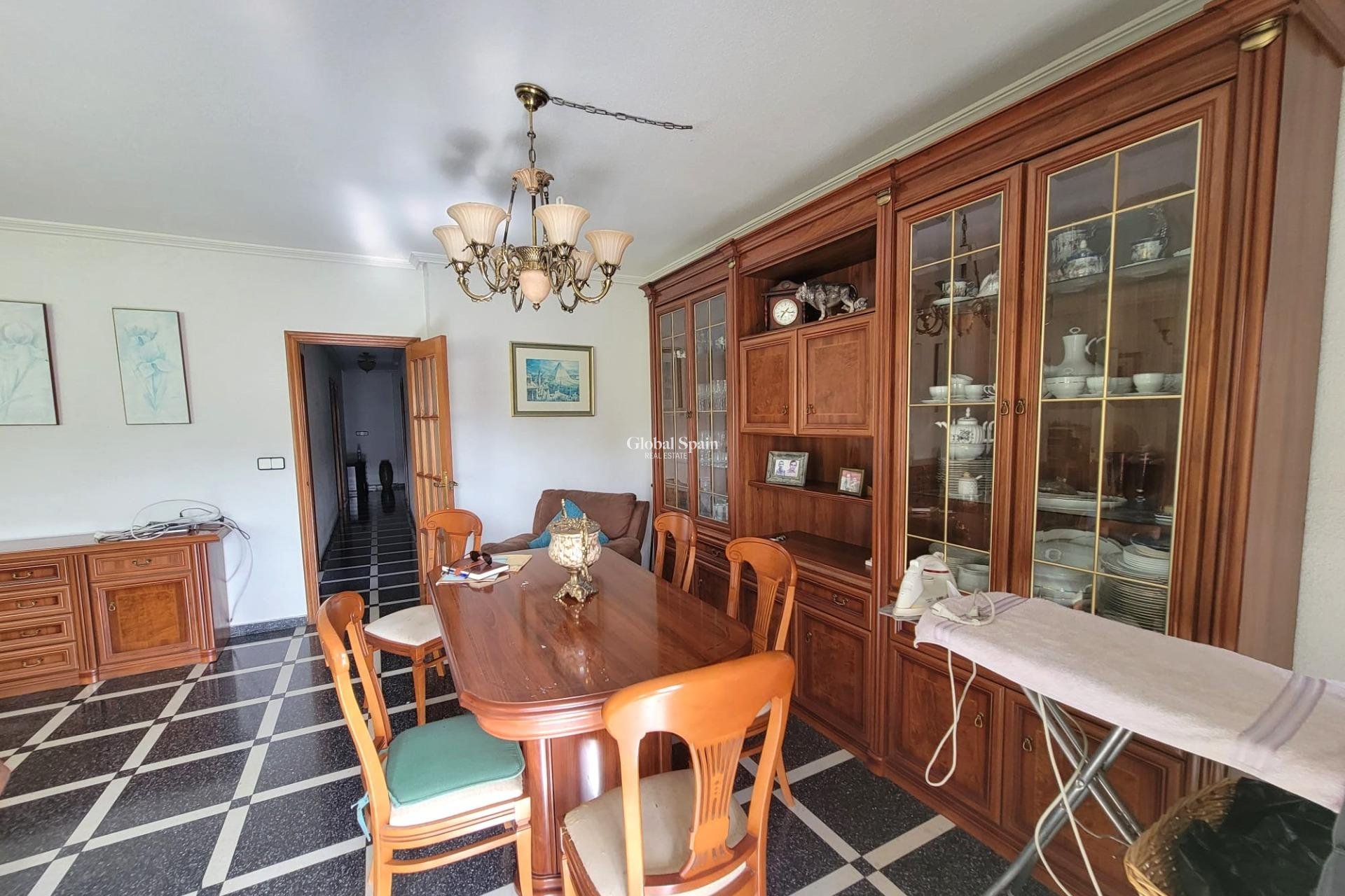 Revente - APPARTEMENT -
TORREVIEJA - Center