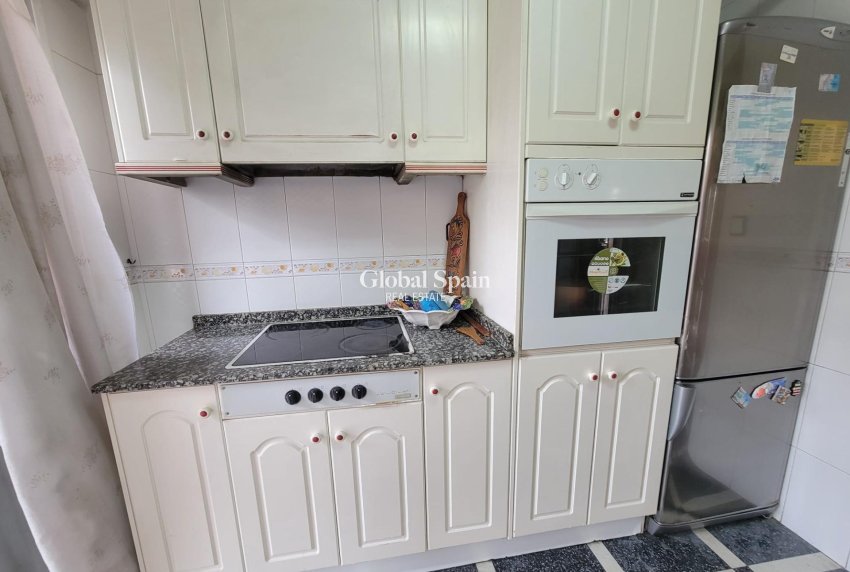 Revente - APPARTEMENT -
TORREVIEJA - Center