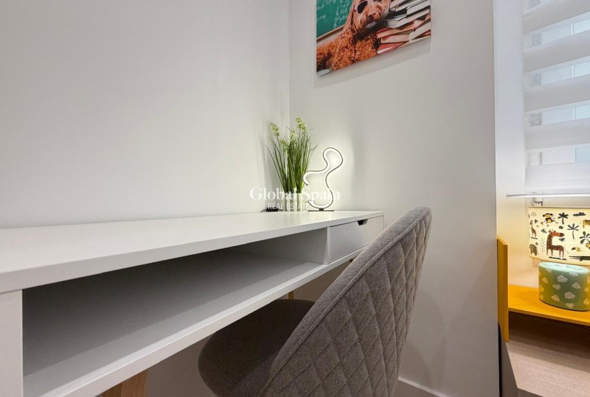 Revente - APPARTEMENT -
TORREVIEJA - Center