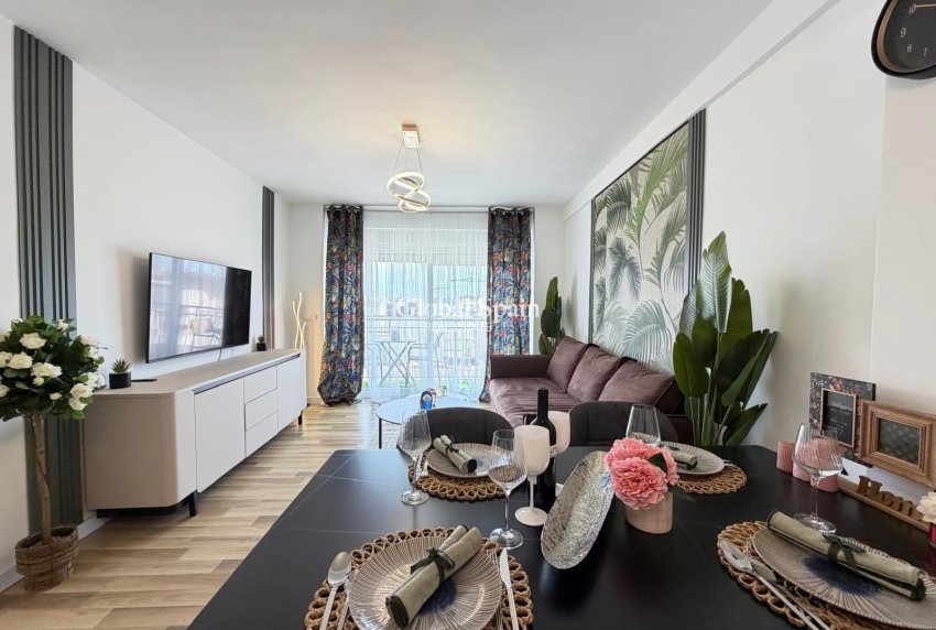 Revente - APPARTEMENT -
TORREVIEJA - Center