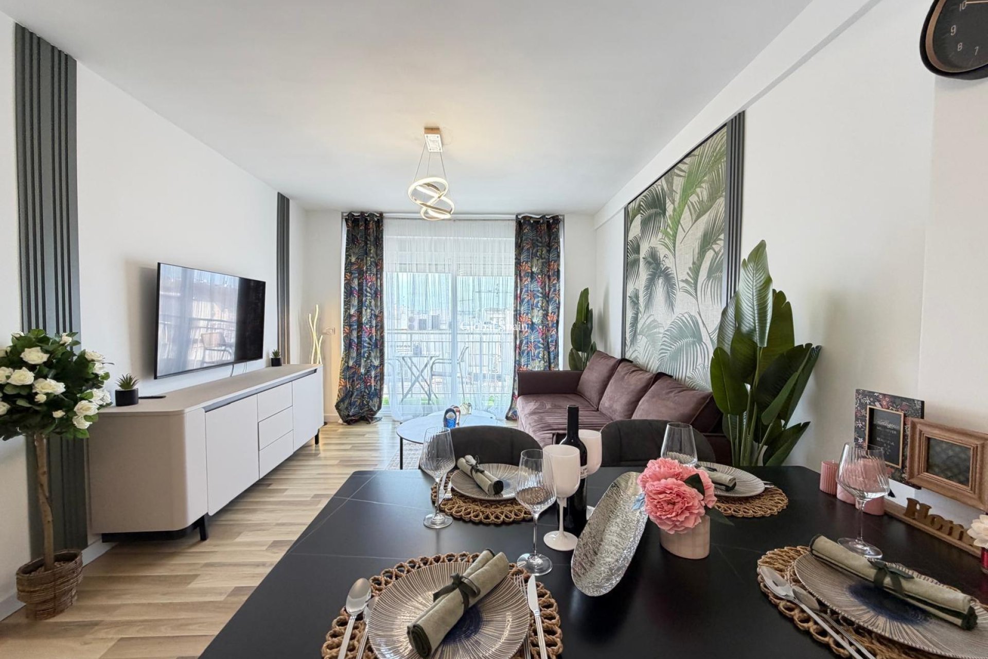 Revente - APPARTEMENT -
TORREVIEJA - Center
