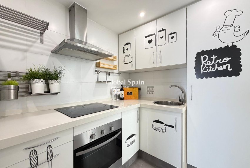 Revente - APPARTEMENT -
TORREVIEJA - Center