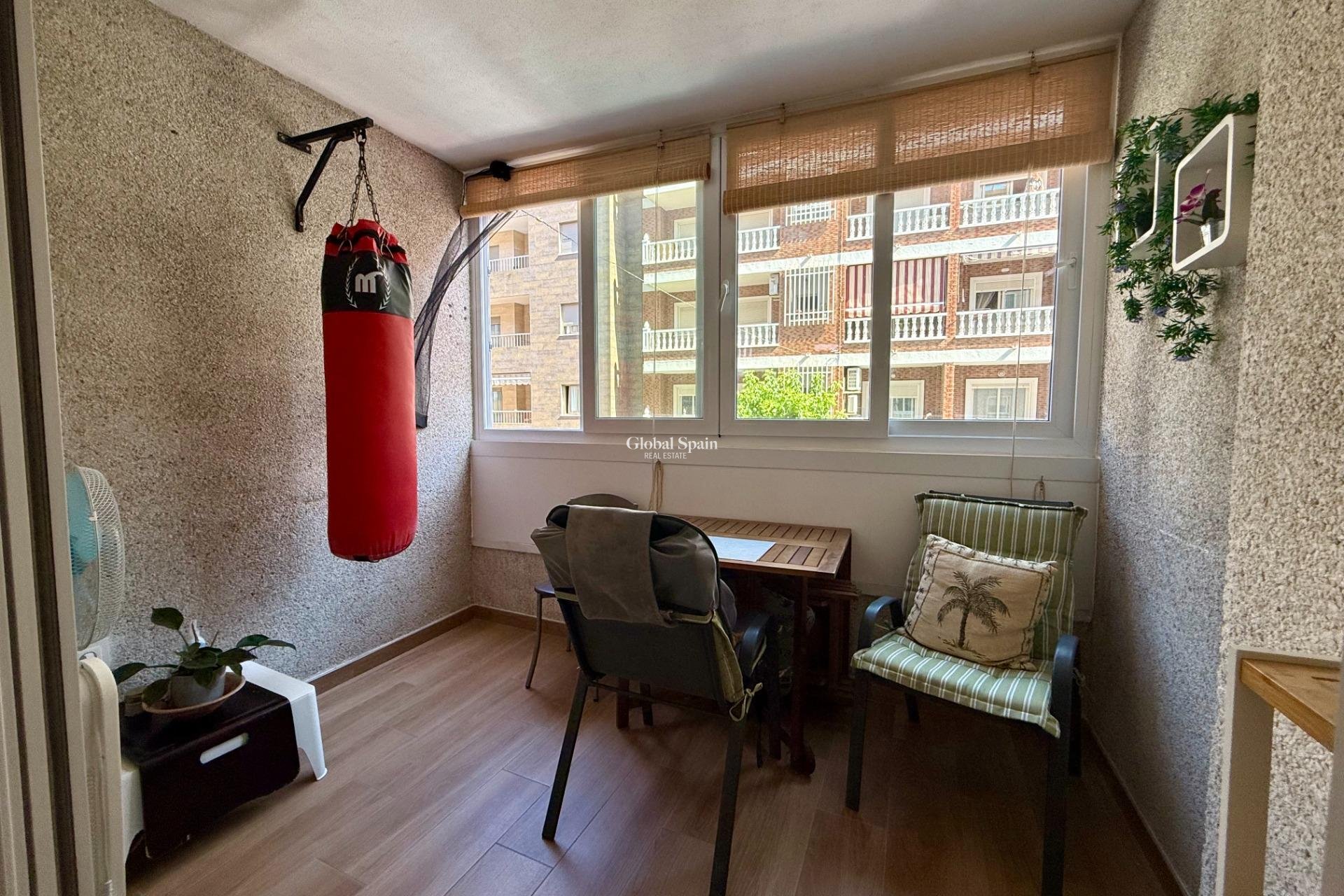 Revente - APPARTEMENT -
TORREVIEJA - Center