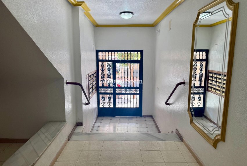 Revente - APPARTEMENT -
TORREVIEJA - Center
