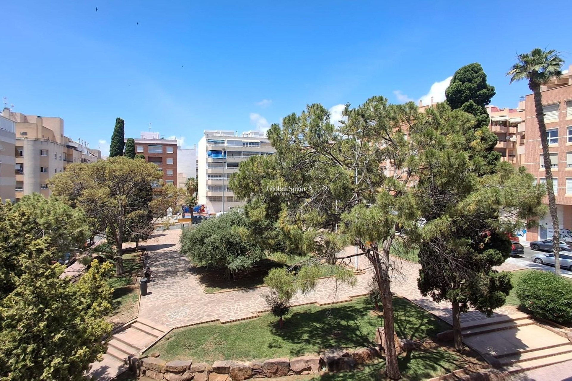 Revente - APPARTEMENT -
TORREVIEJA - Center