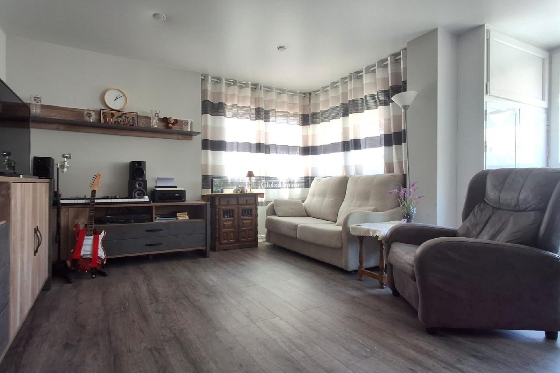 Revente - APPARTEMENT -
TORREVIEJA - Center
