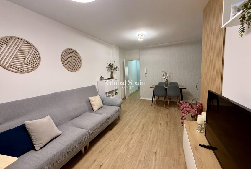 Revente - APPARTEMENT -
TORREVIEJA - Center