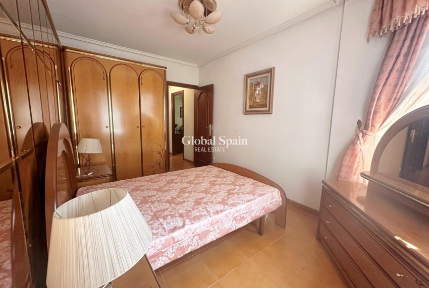 Revente - APPARTEMENT -
TORREVIEJA - Center