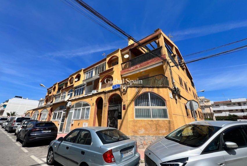 Revente - APPARTEMENT -
TORREVIEJA - Center