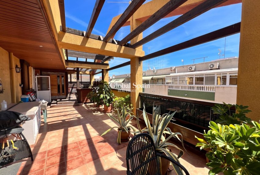 Revente - APPARTEMENT -
TORREVIEJA - Center