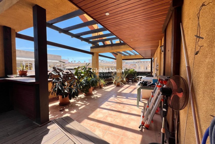 Revente - APPARTEMENT -
TORREVIEJA - Center