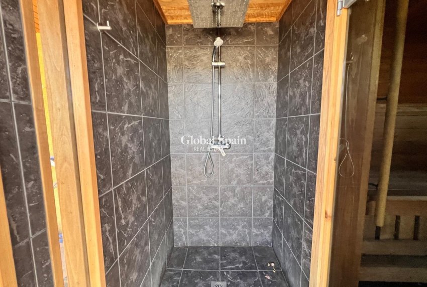 Revente - APPARTEMENT -
TORREVIEJA - Center