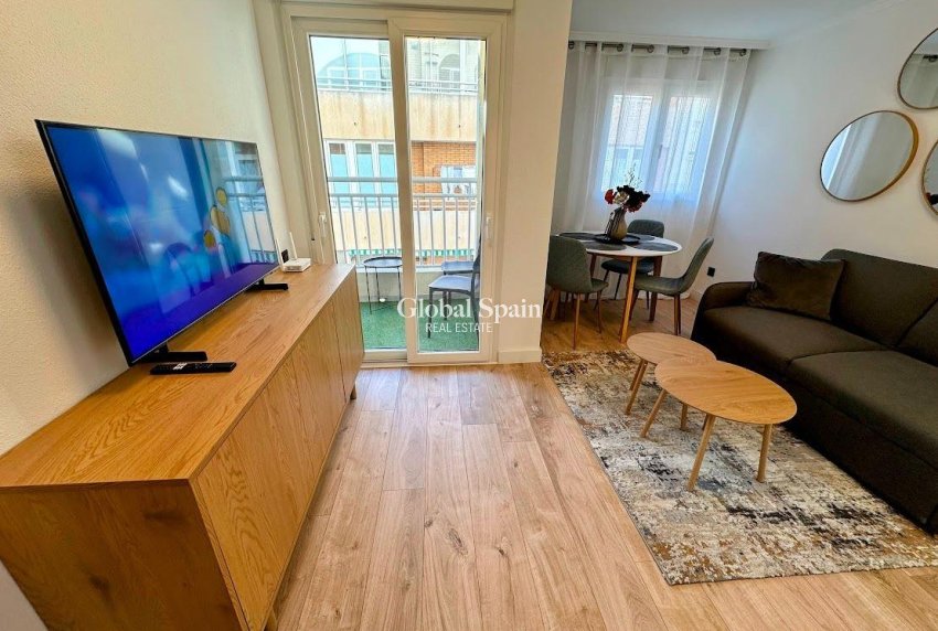 Revente - APPARTEMENT -
TORREVIEJA - Center