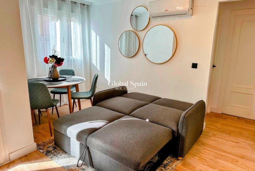 Revente - APPARTEMENT -
TORREVIEJA - Center