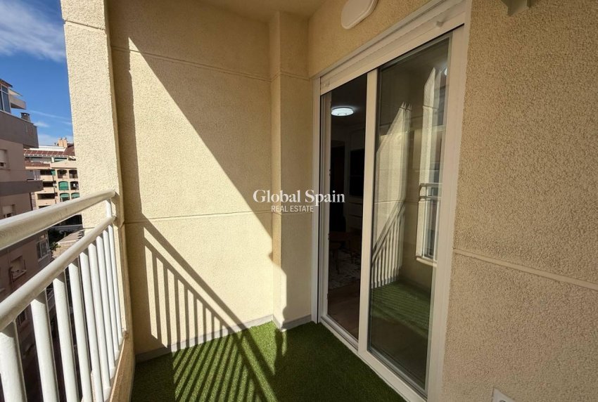 Revente - APPARTEMENT -
TORREVIEJA - Center