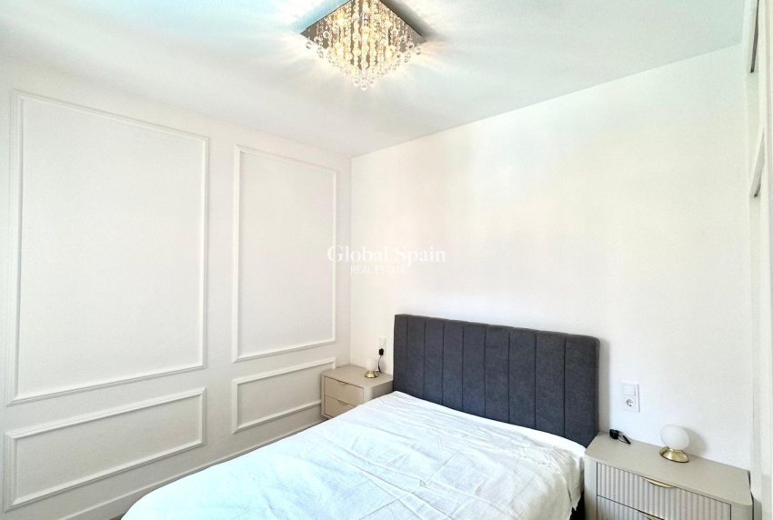 Revente - APPARTEMENT -
TORREVIEJA - Center