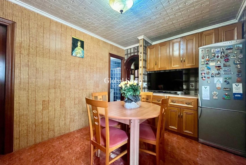 Revente - APPARTEMENT -
TORREVIEJA - Center