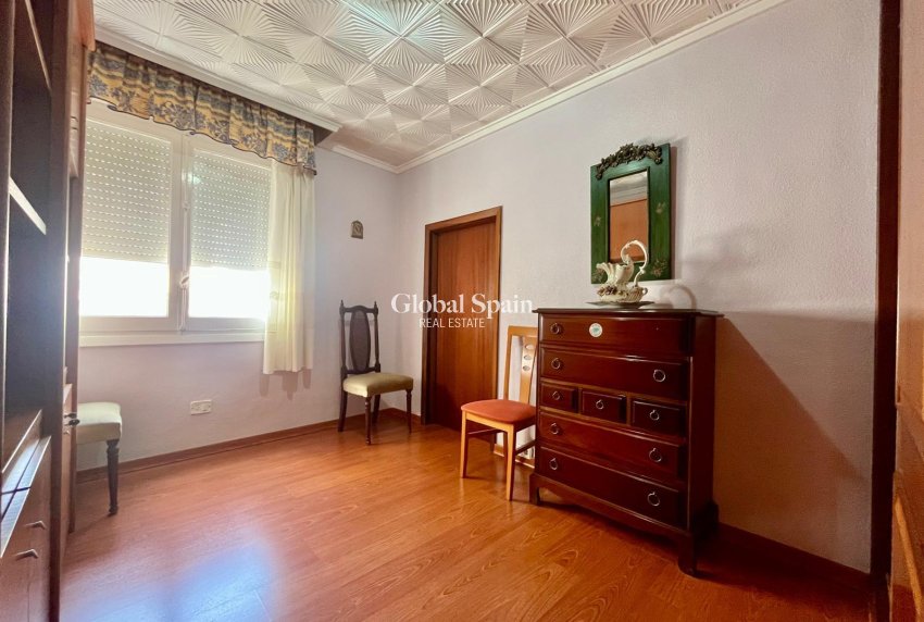 Revente - APPARTEMENT -
TORREVIEJA - Center