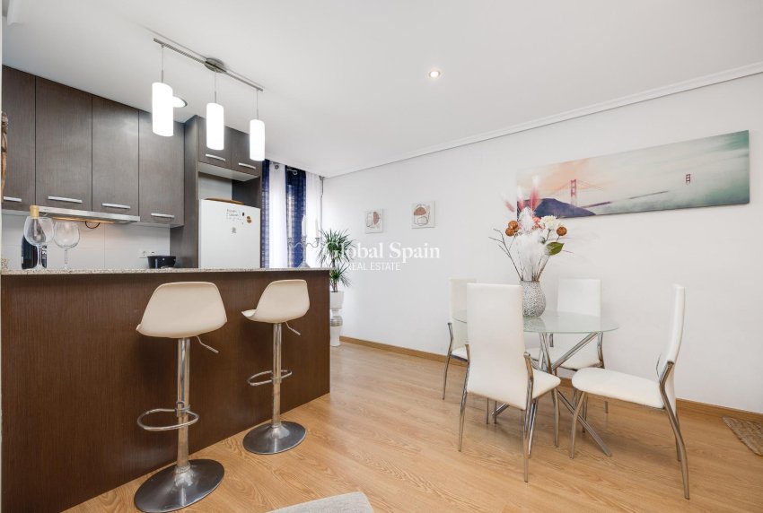 Revente - APPARTEMENT -
TORREVIEJA - Center