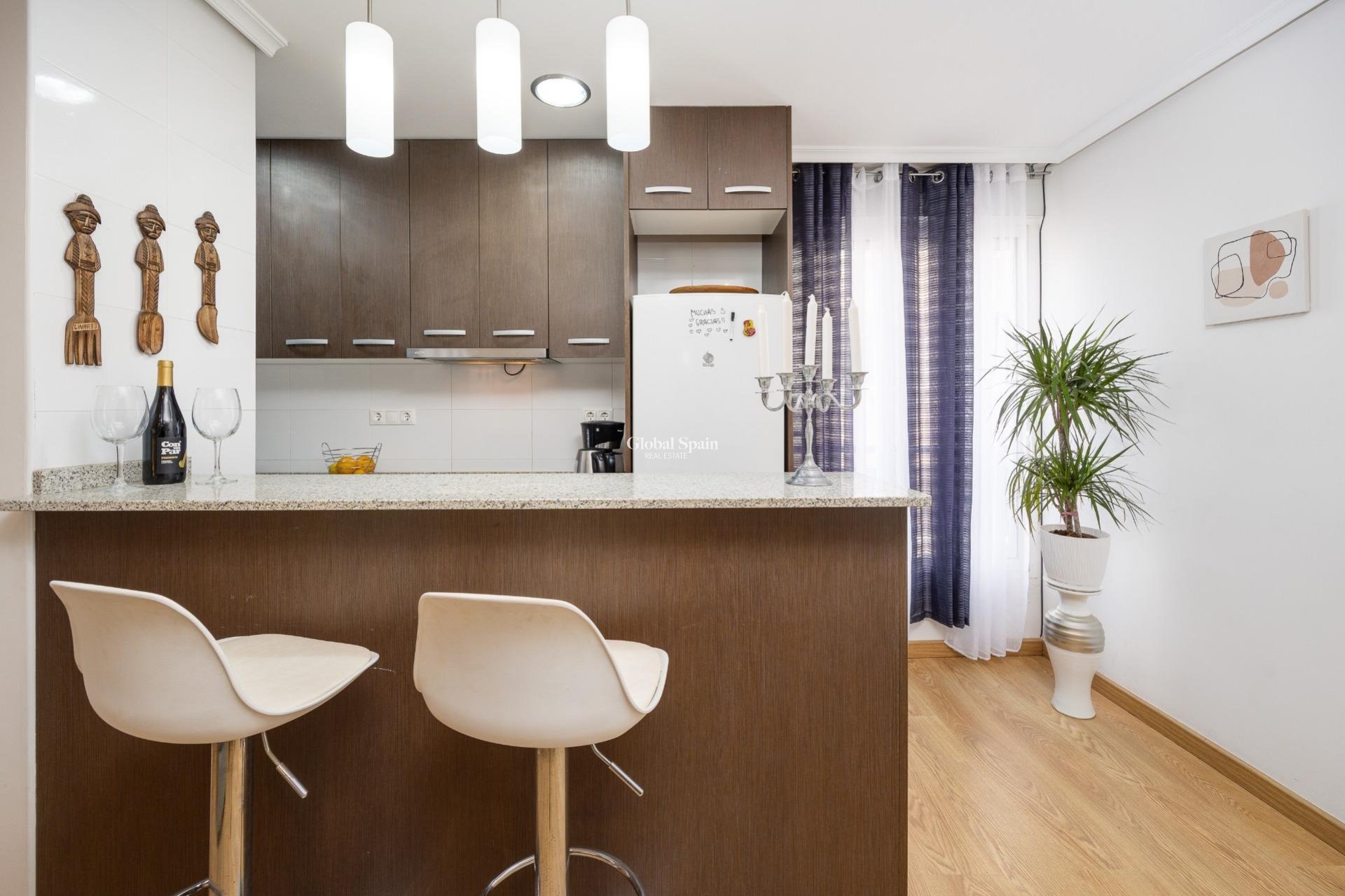 Revente - APPARTEMENT -
TORREVIEJA - Center