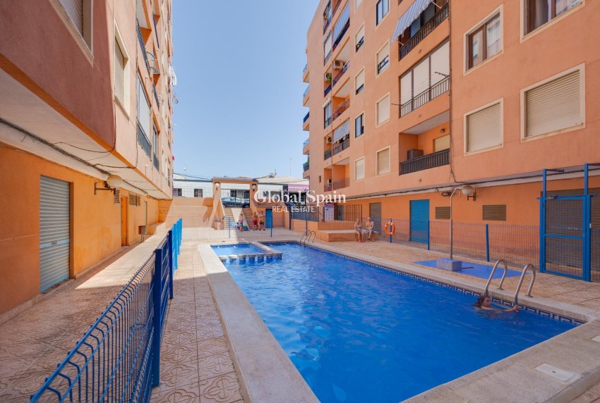 Revente - APPARTEMENT -
TORREVIEJA - Center