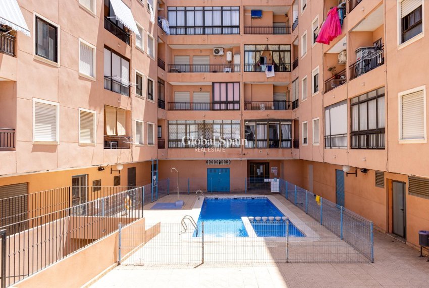 Revente - APPARTEMENT -
TORREVIEJA - Center
