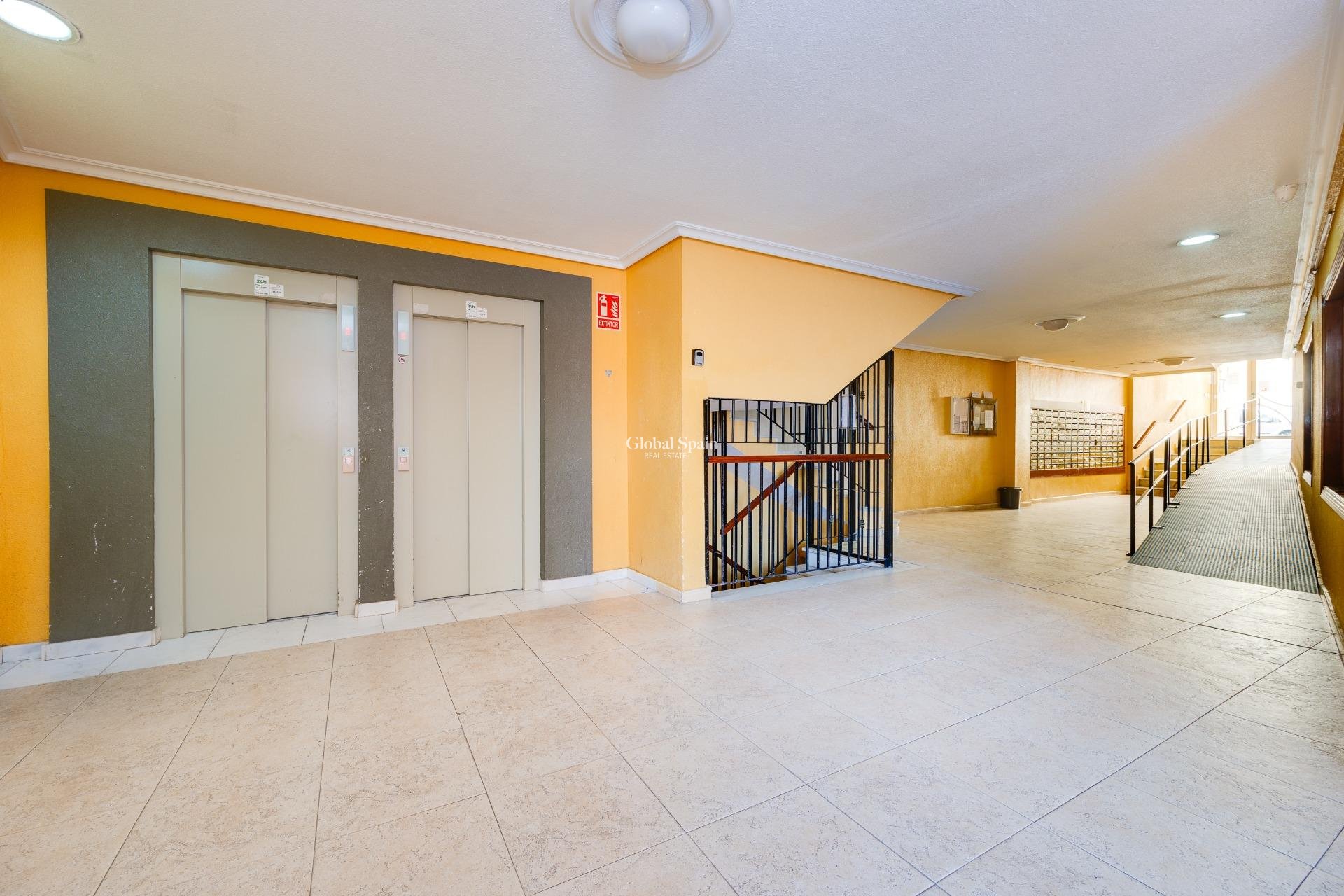 Revente - APPARTEMENT -
TORREVIEJA - Center