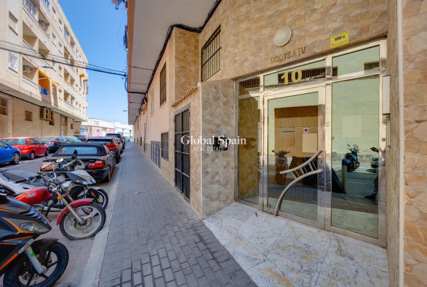 Revente - APPARTEMENT -
TORREVIEJA - Center