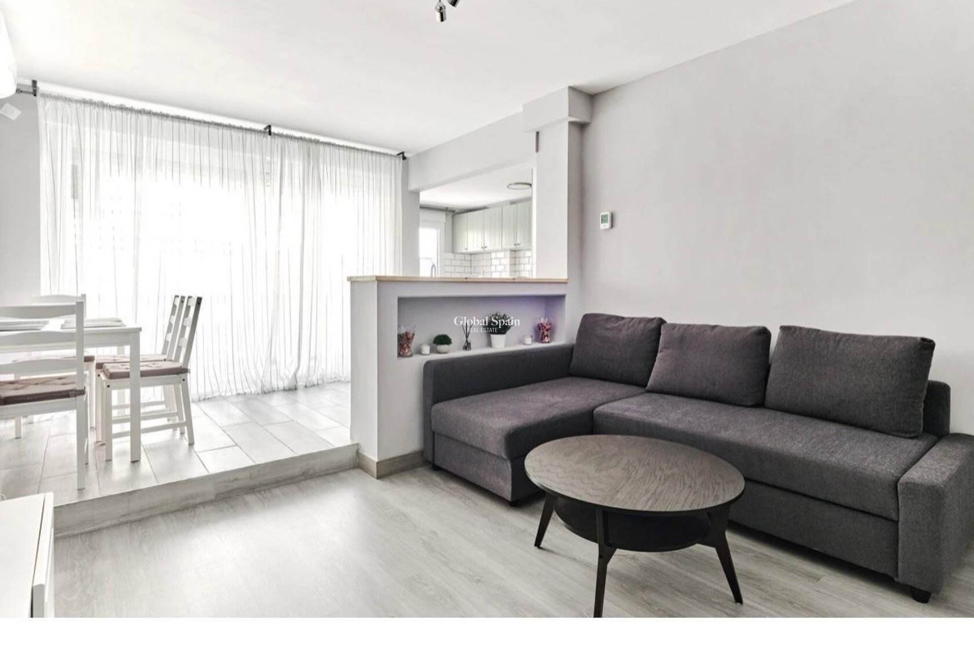Revente - APPARTEMENT -
TORREVIEJA - Center