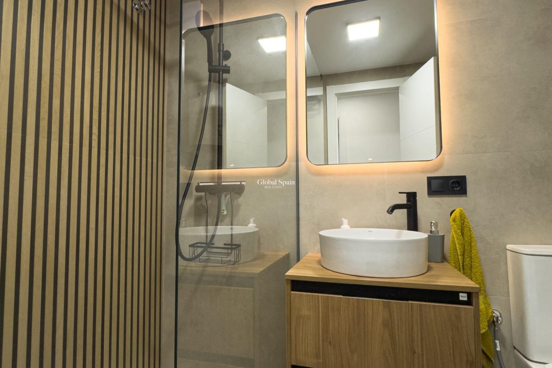 Revente - APPARTEMENT -
TORREVIEJA - Center