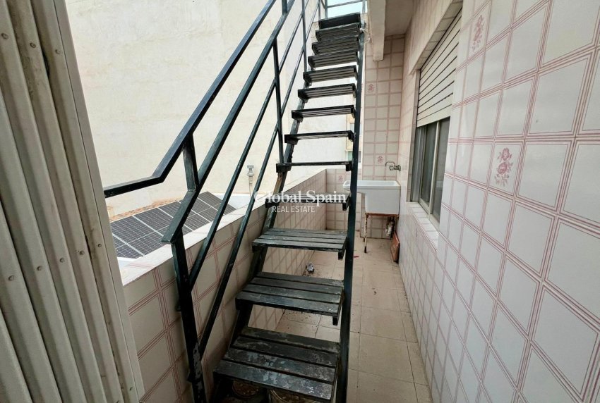 Revente - APPARTEMENT -
TORREVIEJA - Center
