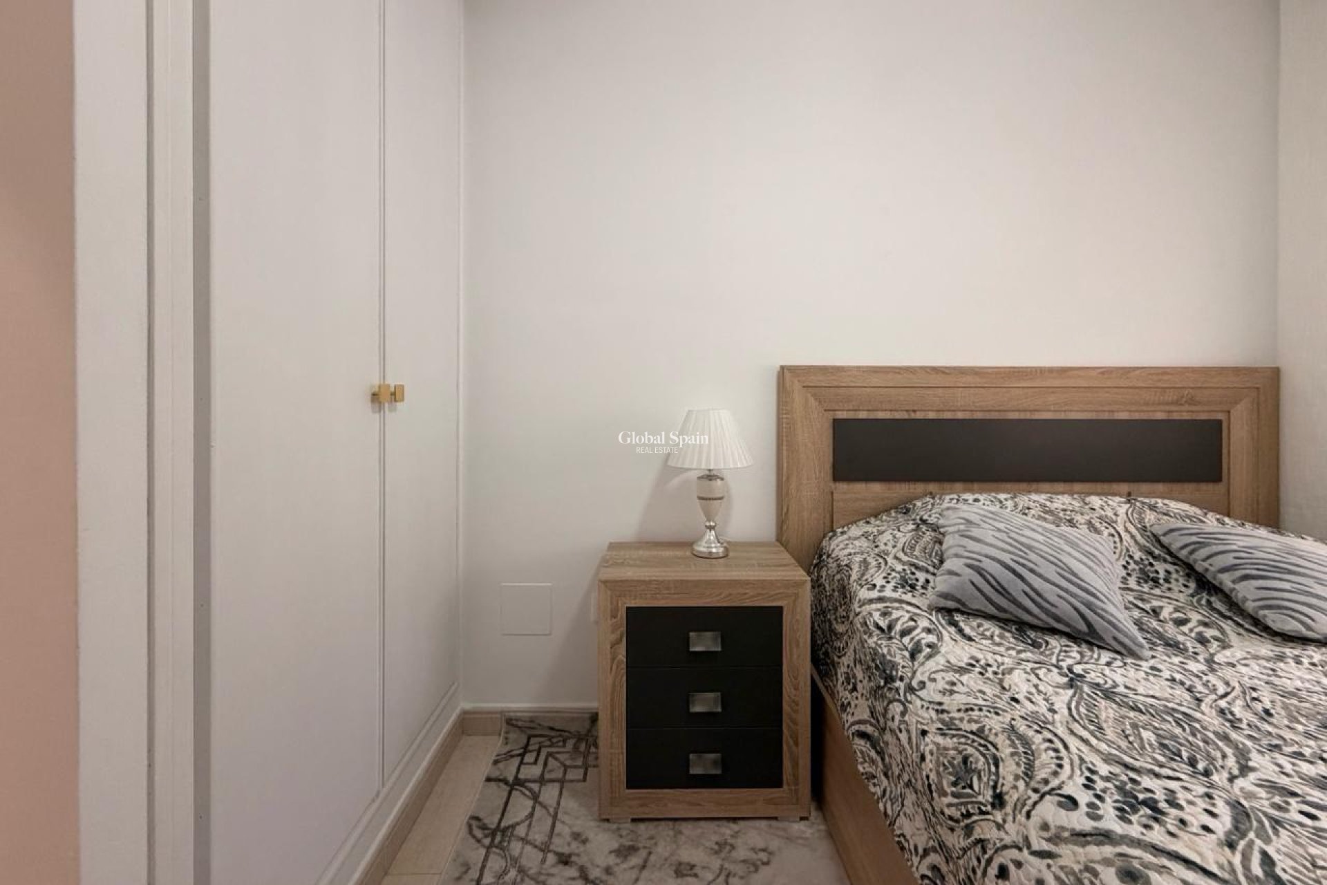 Revente - APPARTEMENT -
TORREVIEJA - Center