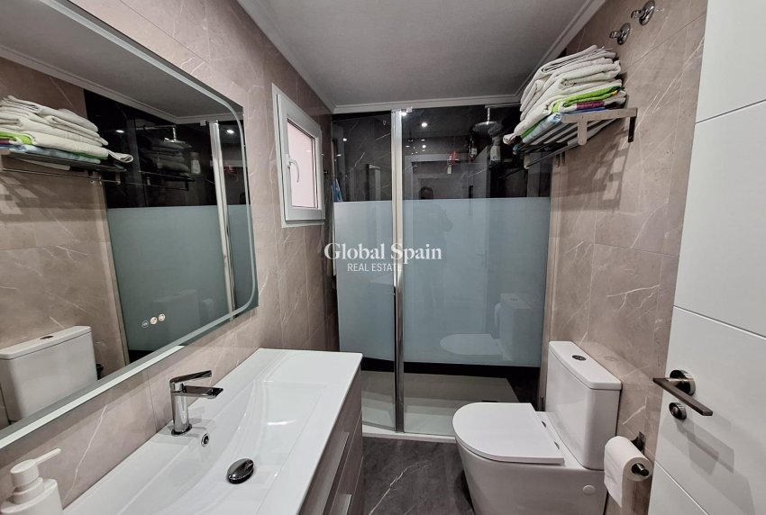 Revente - APPARTEMENT -
TORREVIEJA - Center