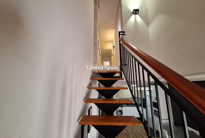Revente - APPARTEMENT -
TORREVIEJA - Center