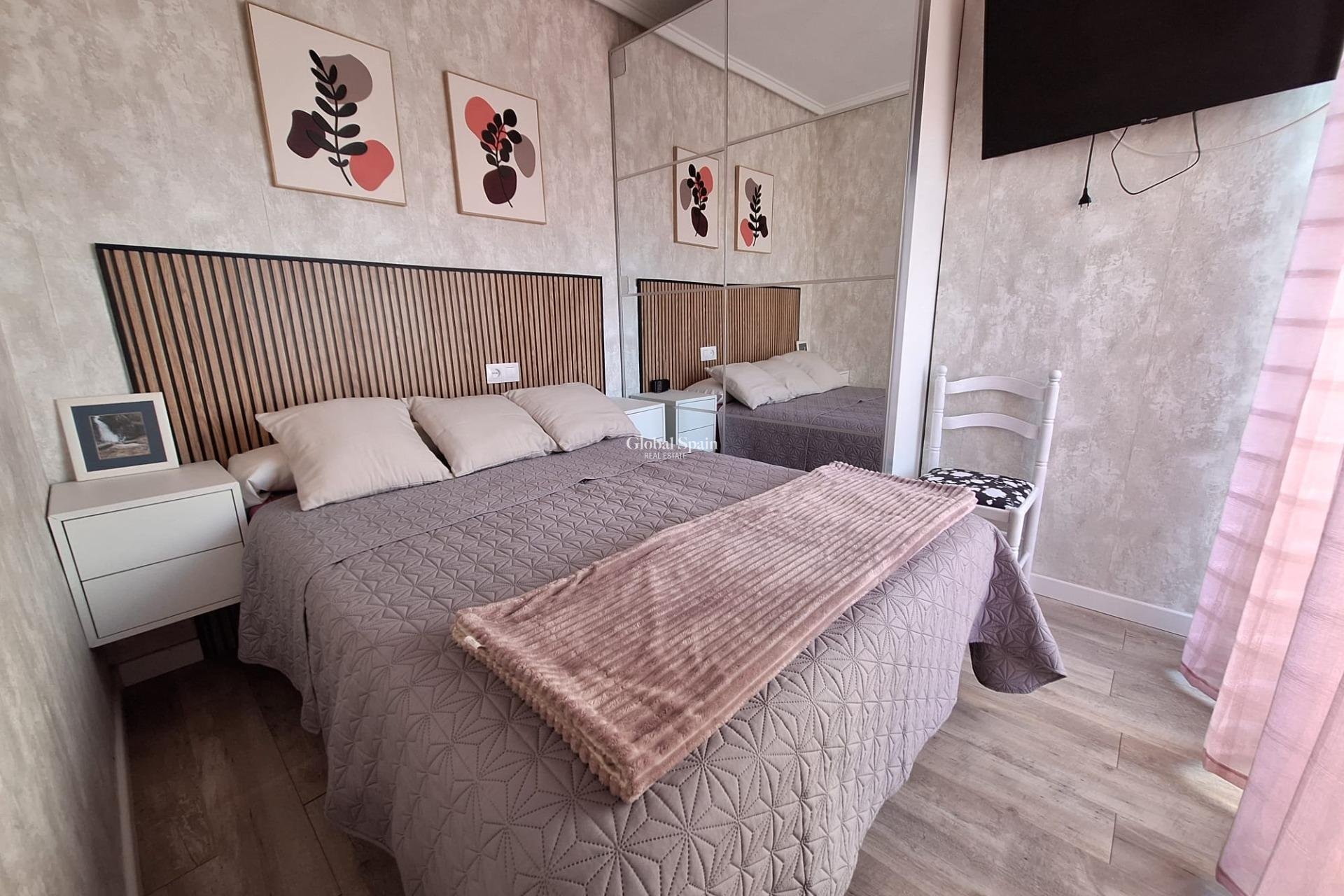 Revente - APPARTEMENT -
TORREVIEJA - Center