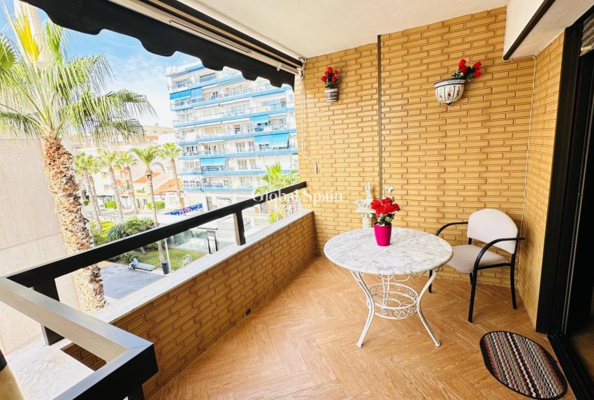 Revente - APPARTEMENT -
TORREVIEJA - Center