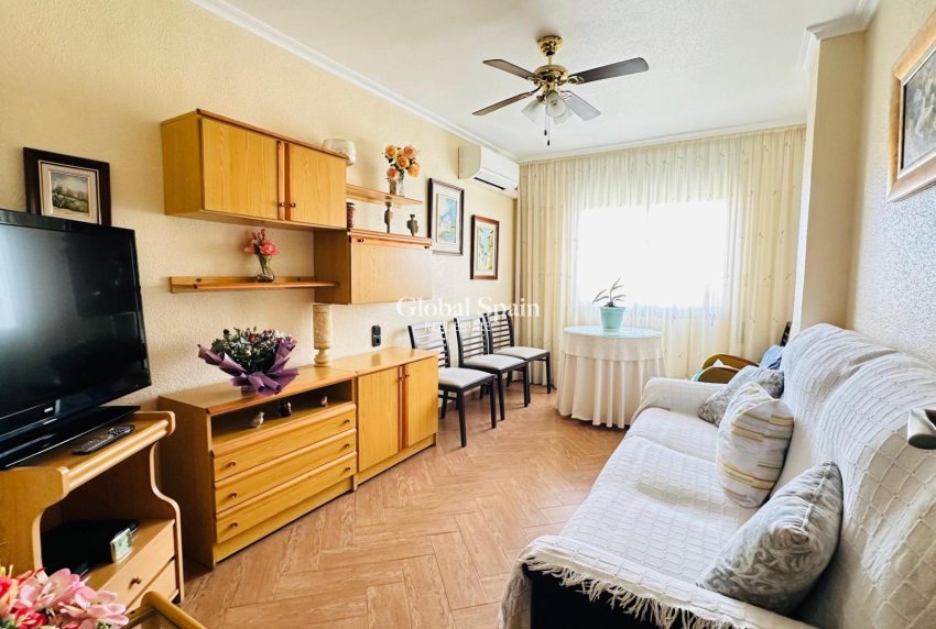 Revente - APPARTEMENT -
TORREVIEJA - Center