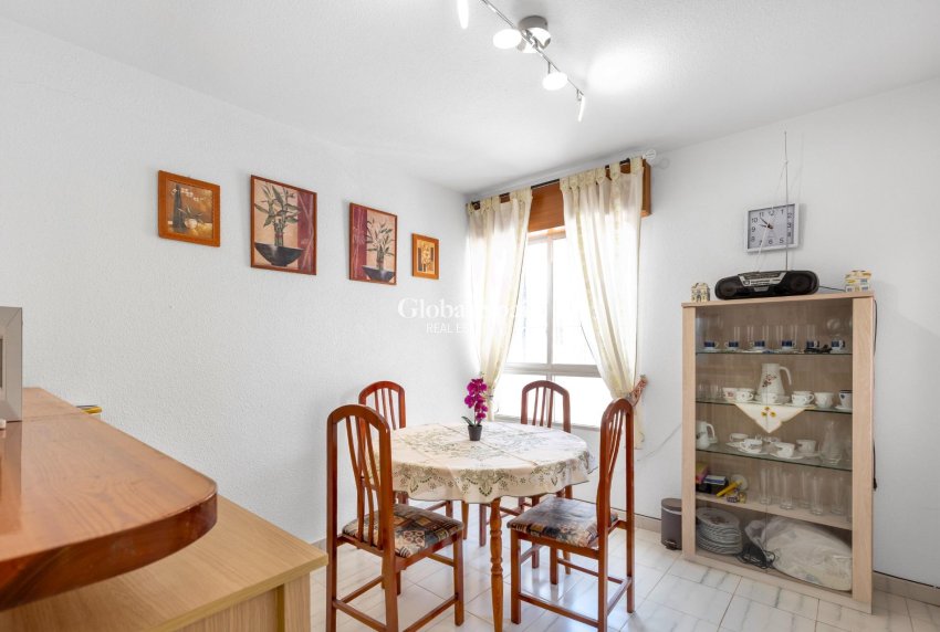 Revente - APPARTEMENT -
TORREVIEJA - Center