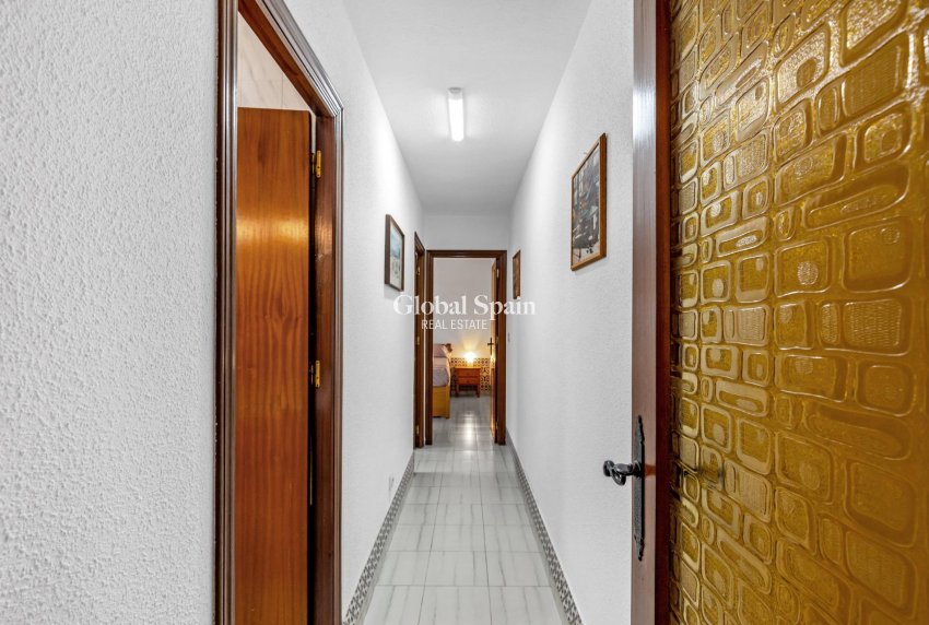 Revente - APPARTEMENT -
TORREVIEJA - Center